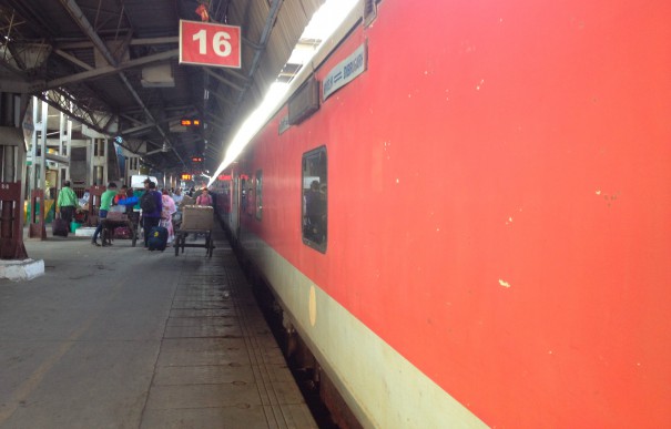 インド96日目：ダージリンへ・・27時間の鉄道移動